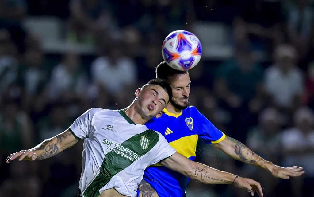 Quirós enfrentando o Boca Juniors (Photo by Marcelo Endelli/Getty Images)