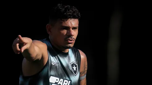 Tiquinho está em alta no mercado da bola (Foto: Vitor Silva/Botafogo/Divulgação)