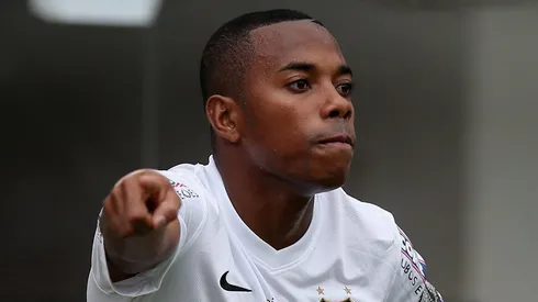 Robinho aparece no Santos do nada. Foto: Friedemann Vogel/Getty Images