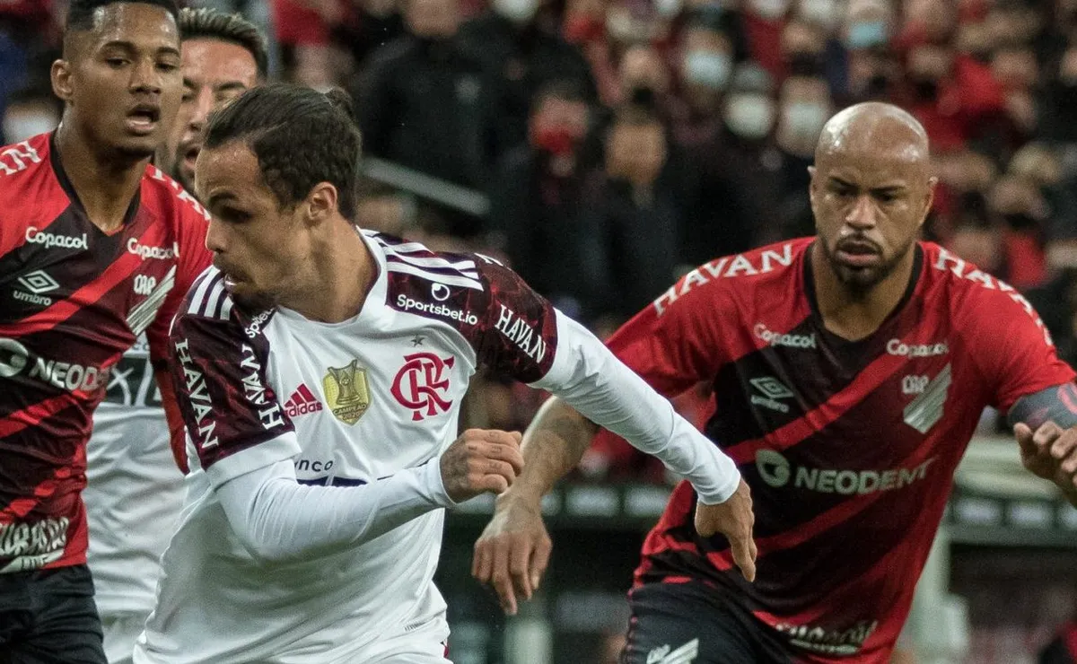 Corinthians surpreende e abre conversas por novo reforço de peso
