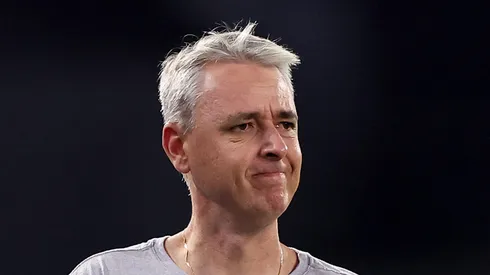 Tiago Nunes puxa a fila e torcedores do Botafogo pedem mais uma saída. Foto: Buda Mendes/Getty Images