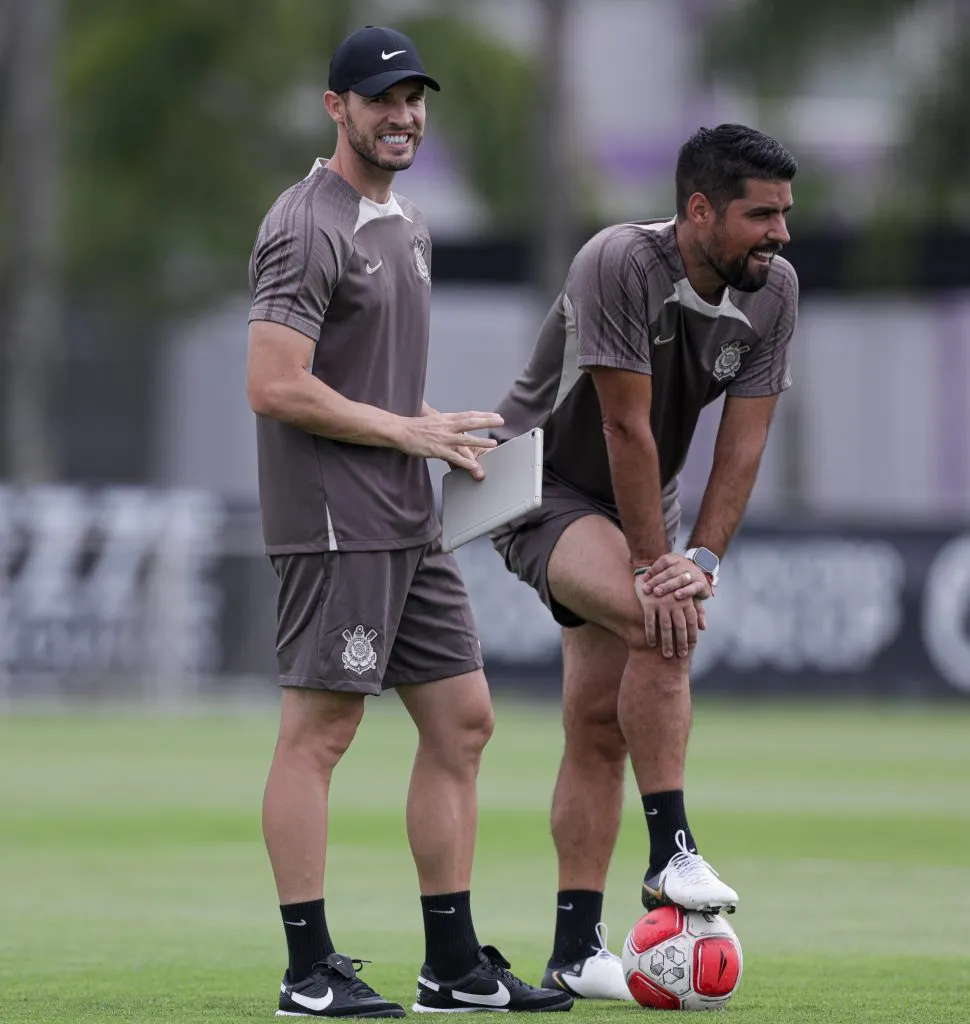 António Oliveira no CT do Corinthians | Foto: Rodrigo Coca/ Agência Corinthians
