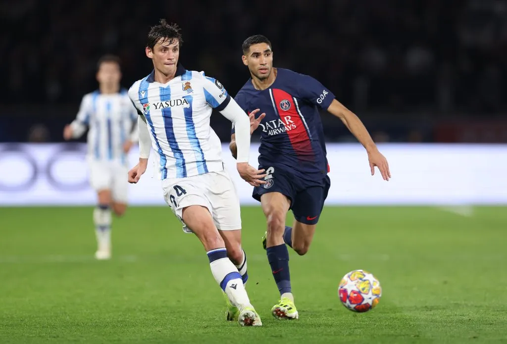 Hakimi pelo PSG. (Photo by Alex Pantling/Getty Images)
