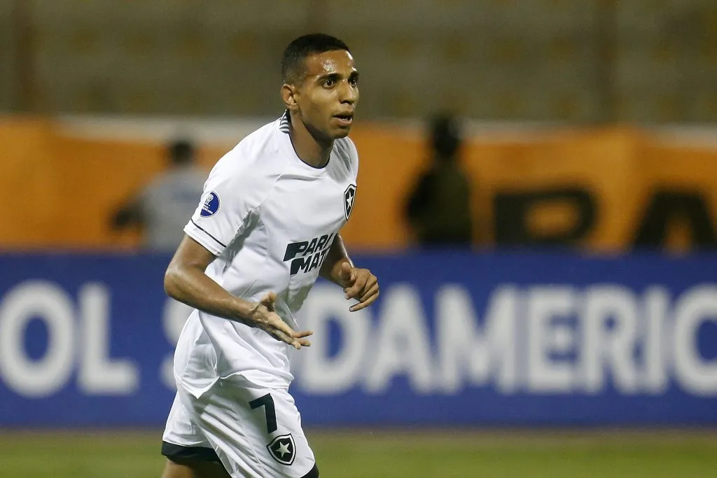 Victor Sá está de malas prontas para jogar na Rússia. Foto: Vítor Silva/Botafogo