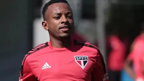 O lateral tem futuro incerto no Morumbis (Foto: Divulgação/São Paulo)