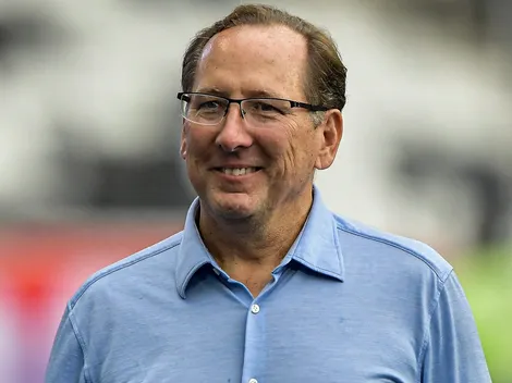 São Paulo pode sofrer 'chapéu' de John Textor e perder jogador da Europa