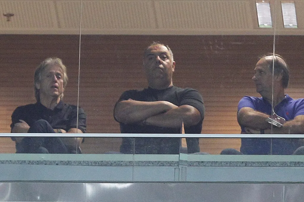 Marcos Braz acompanhando partida do Flamengo com Jorge Jesus. (Photo by Wagner Meier/Getty Images)