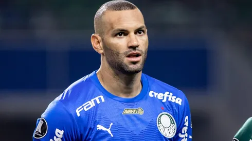 SP - SAO PAULO - 07/06/2023 - LIBERTADORES 2023, PALMEIRAS X BARCELONA DE GUAYAQUIL - Weverton jogador do Palmeiras durante partida contra o Barcelona de Guayaquil no estadio Arena Allianz Parque pelo campeonato Libertadores 2023. Foto: Abner Dourado/AGIF