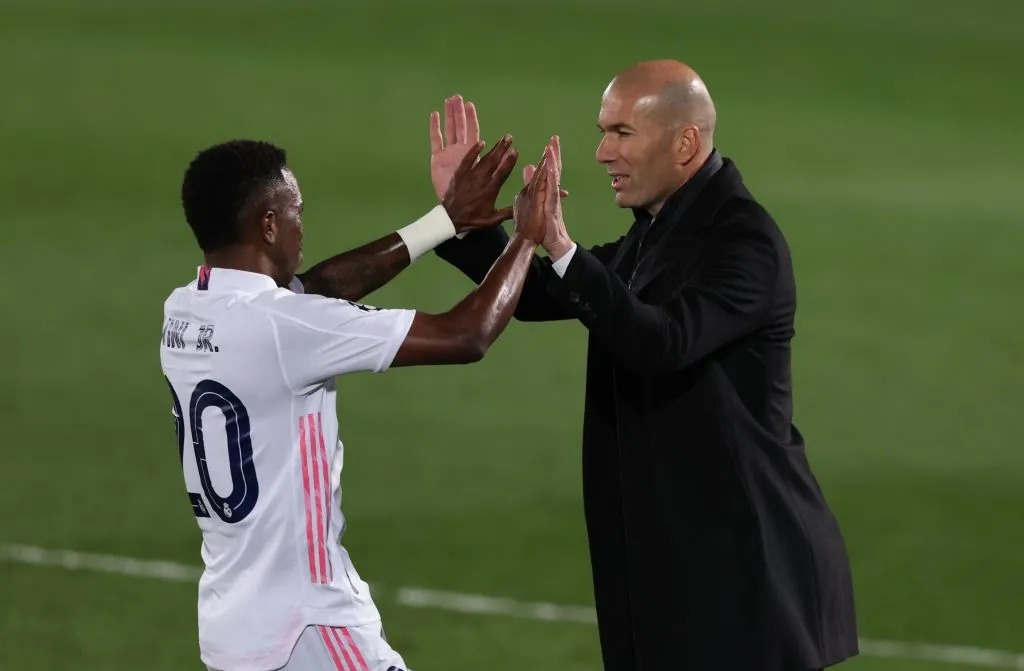 Vinícius Júnior celebrando gol com Zidane.  (Photo by Angel Martinez/Getty Images)