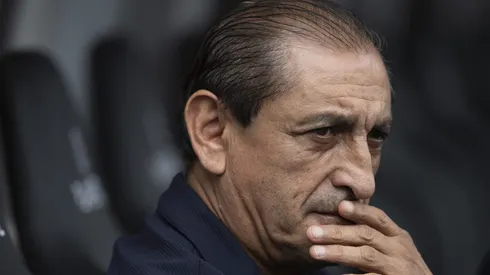 RJ - RIO DE JANEIRO - 18/02/2024 - CARIOCA 2024, BOTAFOGO X VASCO - Ramon Diaz tecnico do Vasco durante partida contra o Botafogo no estadio Engenhao pelo campeonato Carioca 2024. Foto: Jorge Rodrigues/AGIF