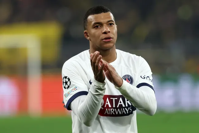 Mbappé em ação pelo PSG (Photo by Alex Grimm/Getty Images)