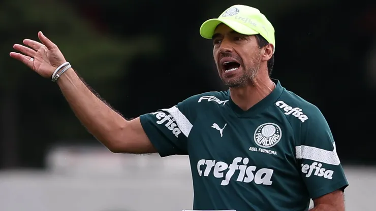 Abel Ferreira lamentou muito empate sofrido em clássico (Foto: Cesar Greco/Palmeiras/Divulgação)