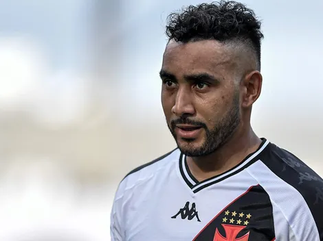 Vasco vence o Botafogo por 4 a 2 e torcida se derrete por Demitri Payet