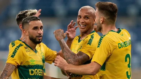 Jogador do Cuiabá aparece no Corinthians de última hora e R$ 20 milhões é assunto. Foto: Gil Gomes/AGIF