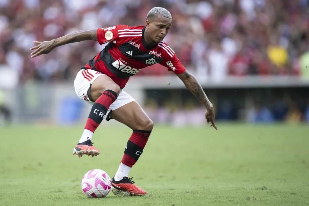 Wesley em ação pelo Flamengo. Foto: Jorge Rodrigues/AGIF