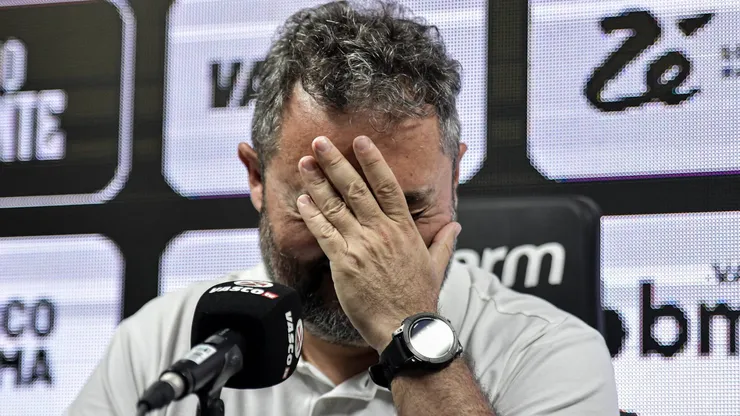 Alexandre Mattos teve rusgas desde que chegou ao Vasco. Foto: Thiago Ribeiro/AGIF