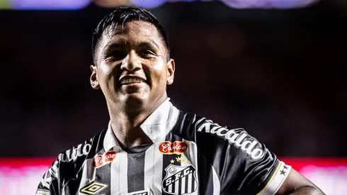 Morelos ativou bônus presente em contrato (Foto: Raul Baretta / Santos FC / Divulgação)
