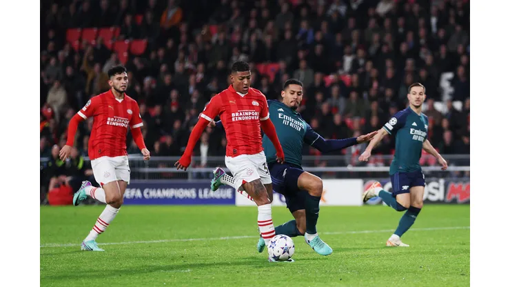PSV recebeu o Arsenal na fase de grupos da Liga dos Campeões (Foto: Dean Mouhtaropoulos/Getty Images)
