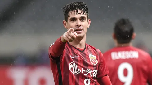 Campeão brasileiro pode superar o Internacional e anunciar o meia Oscar (Photo by VCG/Getty Images)