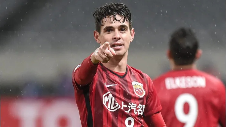 Campeão brasileiro pode superar o Internacional e anunciar o meia Oscar (Photo by VCG/Getty Images)