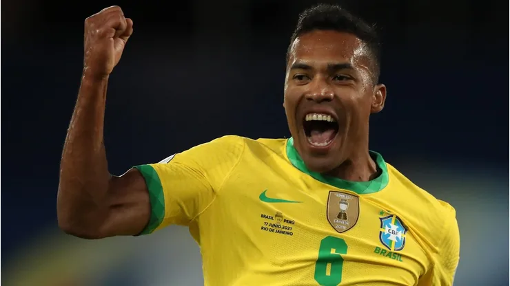 Alvo de Flamengo e Internacional, Alex Sandro aceita proposta de gigante brasileiro. (Photo by Buda Mendes/Getty Images)