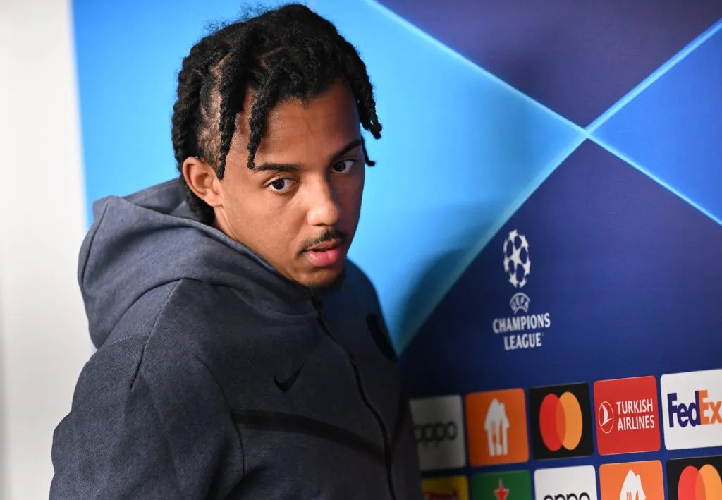 Jules Koundé se prepara para dar adeus ao Barcelona. Foto: Stuart Franklin/Getty Images