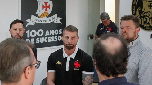 Pedrinho se manifesta após informações de Nicola no Vasco. Foto: Matheus Lima/CRVG