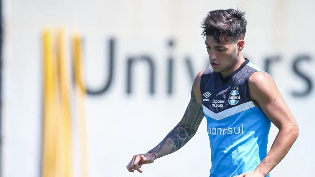 Besozzi deve deixar o Grêmio em breve (Foto: Lucas Uebel / Grêmio FBPA / Divulgação)