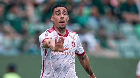 Gabriel Girotto, do Internacional, pode reforçar rival do Corinthians. Foto: Isabela Azine/AGIF