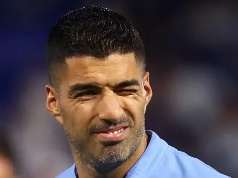 Suárez tem vida difícil e situação chega ao Grêmio