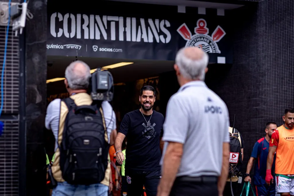 SP – SAO PAULO – 11/02/2024 – PAULISTA 2024, CORINTHIANS X PORTUGUESA – Antonio Oliveira tecnico do Corinthians durante partida contra o Portuguesa no estádio Arena Corinthians pelo campeonato Paulista 2024. Foto: Leonardo Lima/AGIF