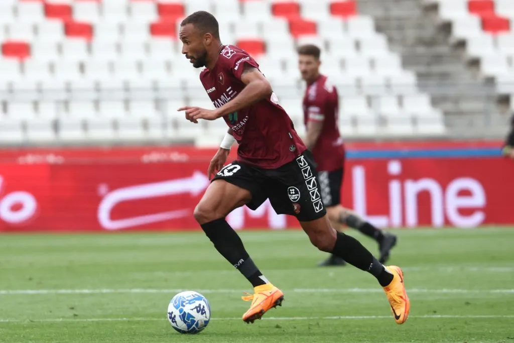 Hernani enfrentando o Bari (Photo by Maurizio Lagana/Getty Images)