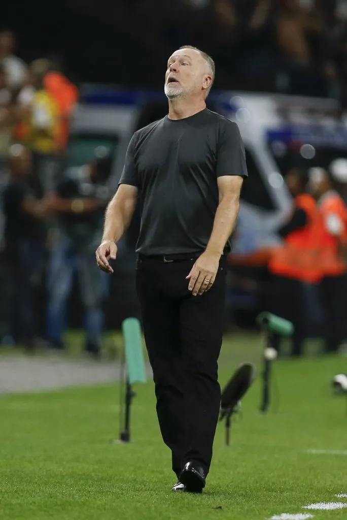 Mano Menezes é demitido do Corinthians. Foto: Ricardo Moreira/Getty Images