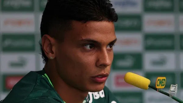 Richard Ríos na apresentação pelo Palmeiras. Foto: Cesar Greco/SEP