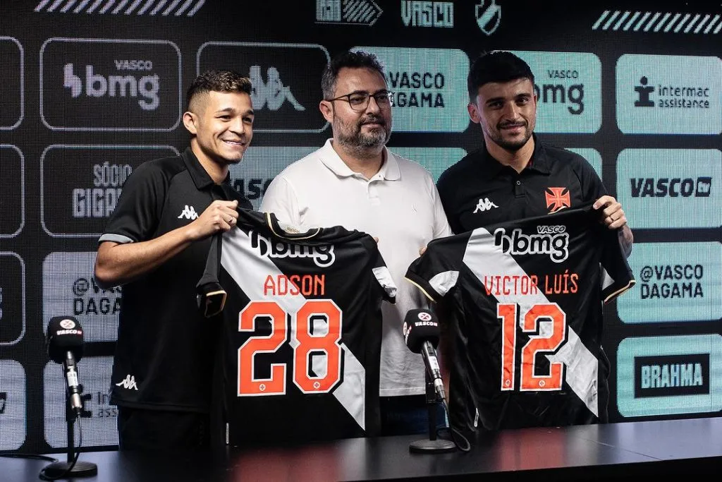 Adson e Victor Luis | Foto: Leandro Amorim/Vasco