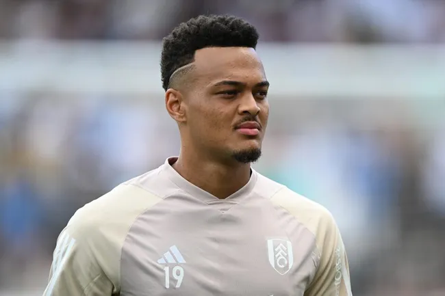 Atacante em ação pelo Fulham (Photo by Mike Hewitt/Getty Images)