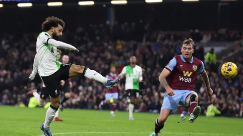 Salah em campo contra o Burnley, no Turf Moor, em dezembro de 2023, pela Premier League (Foto: Jan Kruger/Getty Images)
