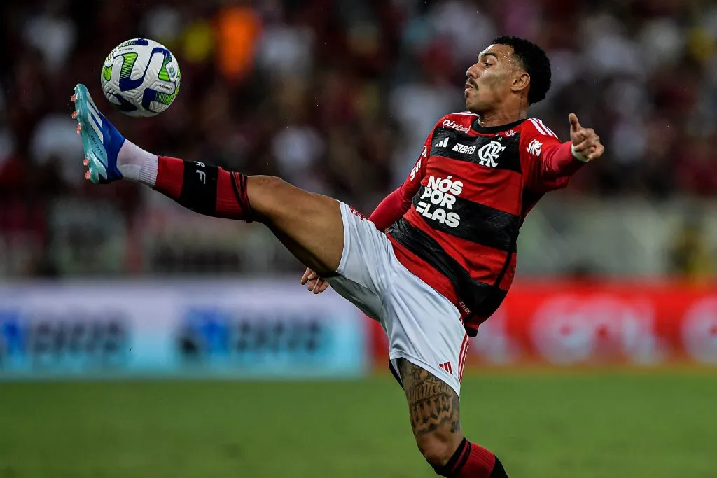 Matheuzinho pelo Flamengo. Foto: Thiago Ribeiro/AGIF