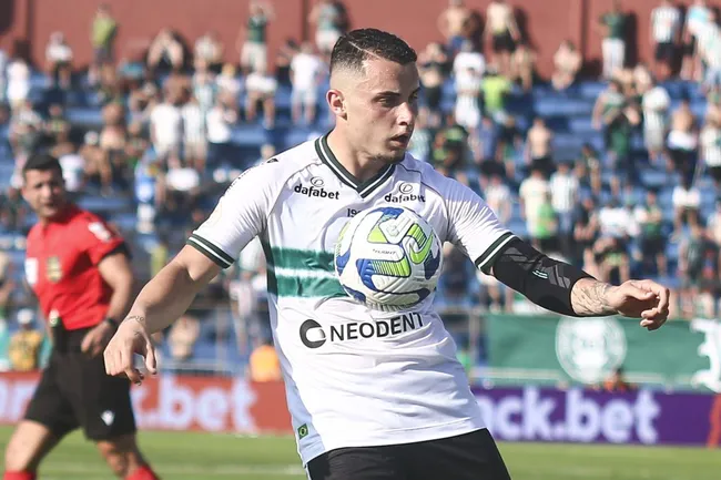 Bruno Gomes: na mira do Inter (Foto: Gabriel Machado/AGIF)