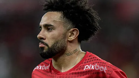 RJ – RIO DE JANEIRO – 27/12/2023 – AMISTOSO, TIME DAS ESTRELAS – Claudinho jogador do time Vermelho durante partida contra o time branco no estadio Maracana pelo Jogo das Estrelas 2023. Foto: Thiago Ribeiro/AGIF