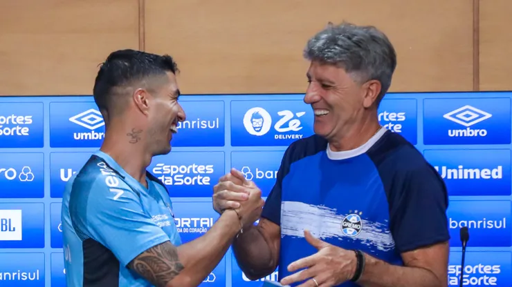 Suárez e Renato: técnico do Grêmio revelou bastidores com o uruguaio (Foto: Lucas Uebel/Grêmio/Divulgação)