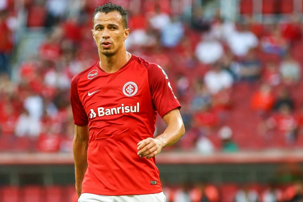 Leandro Damião em ação pelo Internacional. (Photo by Lucas Uebel/Getty Images)