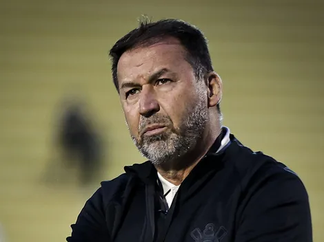 Torcida reprova possível novo técnico do Corinthians e dispara contra Augusto Melo