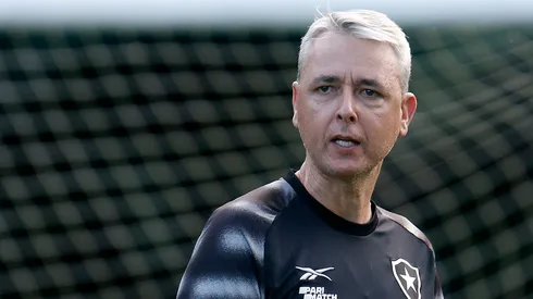 Tiago Nunes tem problema no Botafogo (Foto: Vitor Silva/Botafogo/Divulgação)