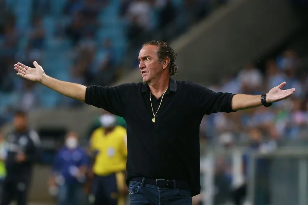 Técnico no duelo diante do Grêmio (Photo by Silvio Avila/Getty Images)