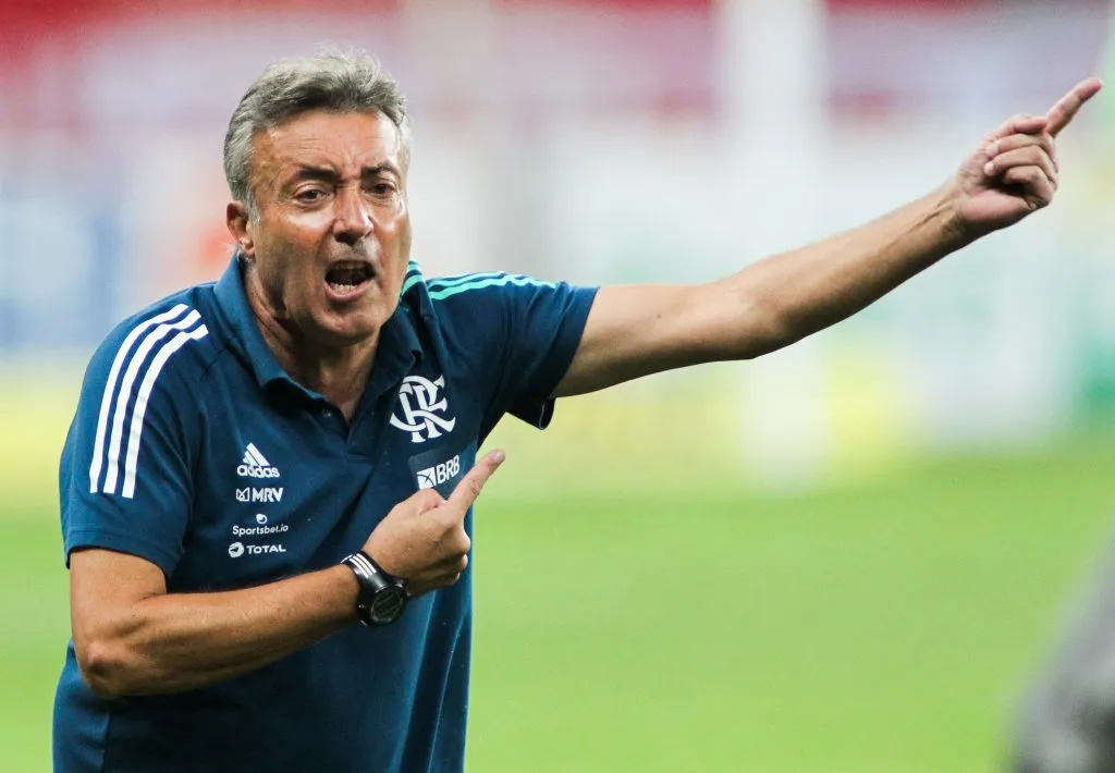 Domènec Torrent nos tempos de Flamengo. (Photo by Silvio Avila/Getty images)