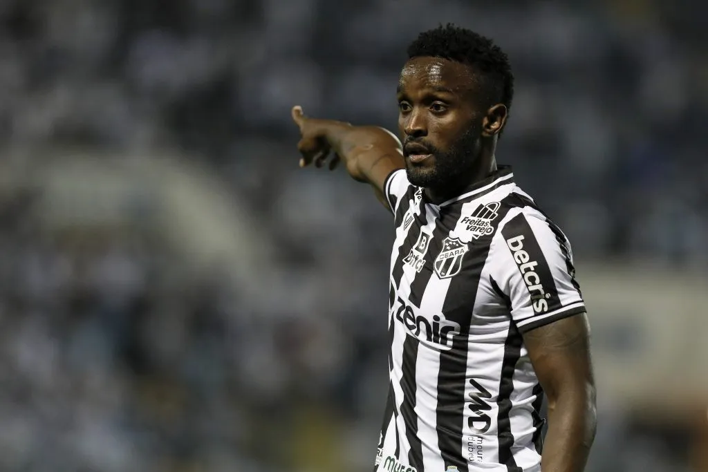 Atacante nos tempos de Ceará (Photo by Ricardo Moreira/Getty Images)