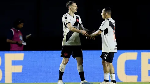 Vegetti é bloqueado no Vasco da Gama. Foto: Alexandre Loureiro/Getty Images