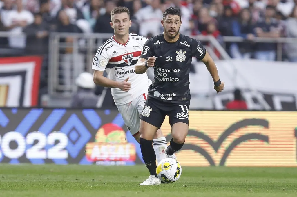 Giuliano Galoppo contra o Corinthians. (Photo by Ricardo Moreira/Getty Images)