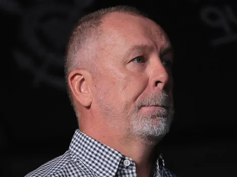 Corinthians demite Mano Menezes e chega a acordo com novo treinador